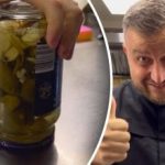 Jums net nereikia peilio: virėjas rodo triuką, kaip atidaryti stiklainį su sandariu dangteliu Jums net nereikia peilio: virėjas rodo triuką, kaip atidaryti stiklainį