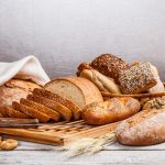 Kvietinė ar balta duona: mitybos specialistas aiškina, kuri duona sveikesnė Kvietinė ar balta duona: mitybos specialistas aiškina, kuri duona sveikesnė